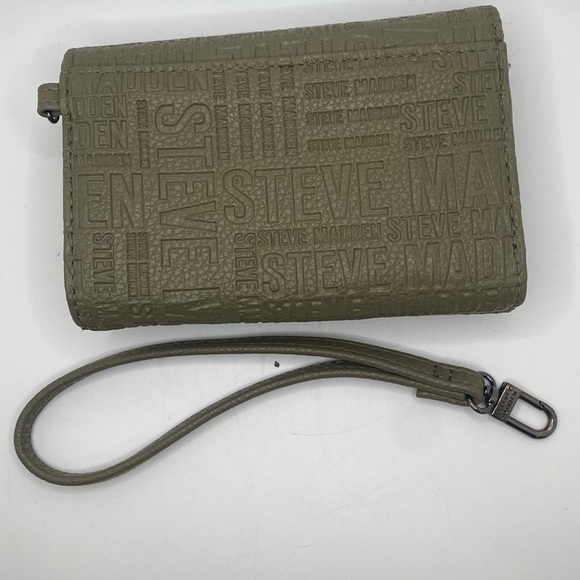 Steve Madden signature embossed faux leather green convertible  wristlet wallet - Picture 3 of 13